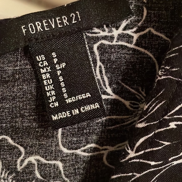 Forever 21 Black/White Romper - Picture 4 of 5